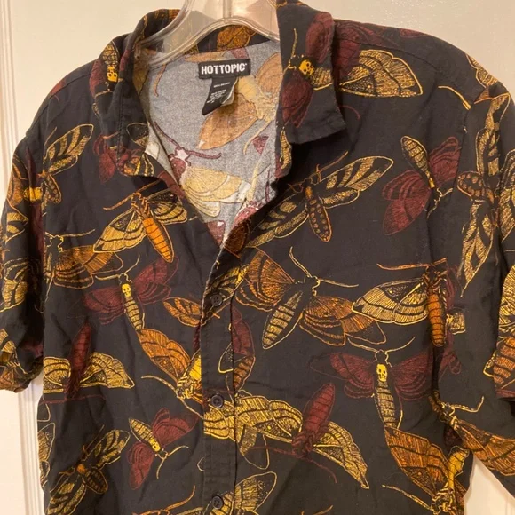 NEW MEN'S HOT TOPIC GRUNGE MOTH WOVEN BUTTON-UP SHIRT SZ M SKULLS